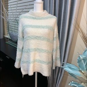 Lou&Grey fuzzy  loose fit soft sweater